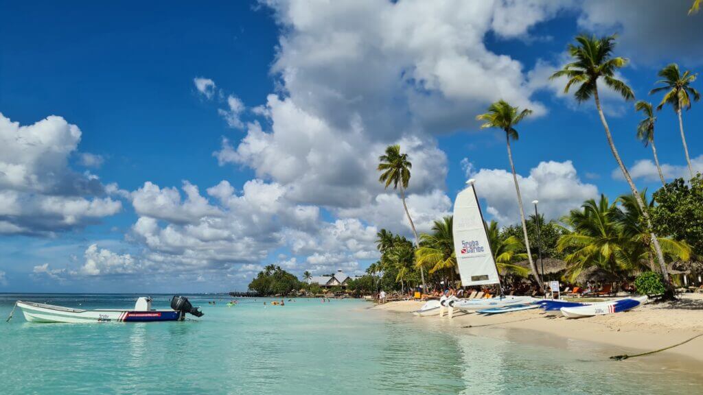 caribbean sailboat charters crewed